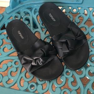 Topshop Hoopla faux leather bow sandal